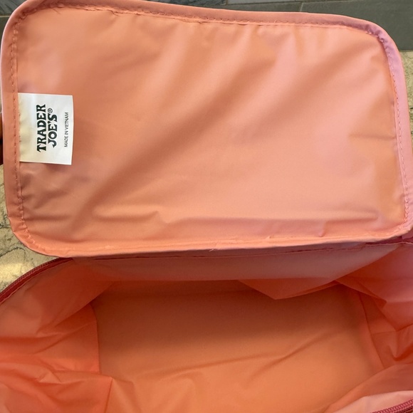 NWT Pink Trader Joe's Insulated bag - Picture 8 of 9